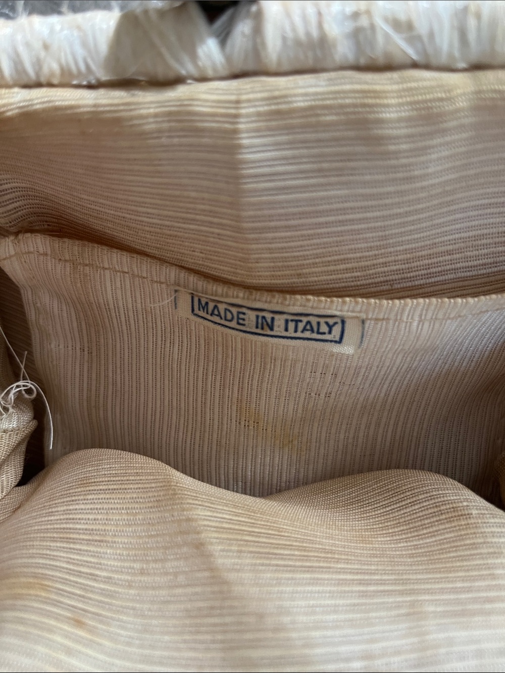 Hand-Beaded Straw Clutch in Cream with Wooden Handle - Picture 2 of 3